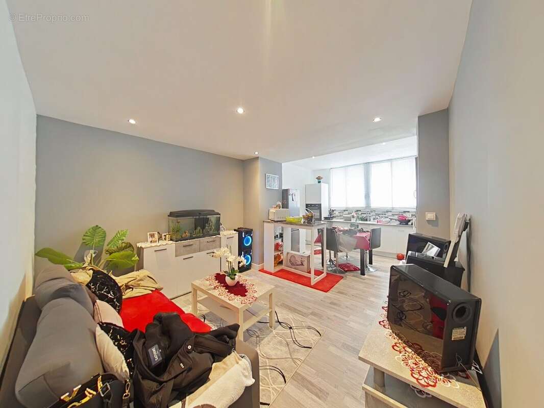 Appartement à SAINT-ETIENNE