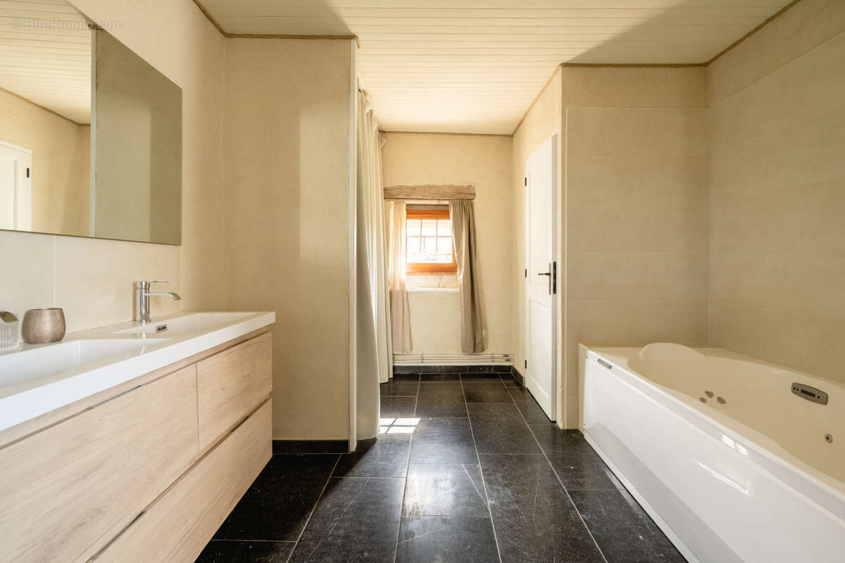 Appartement à QUINTAL