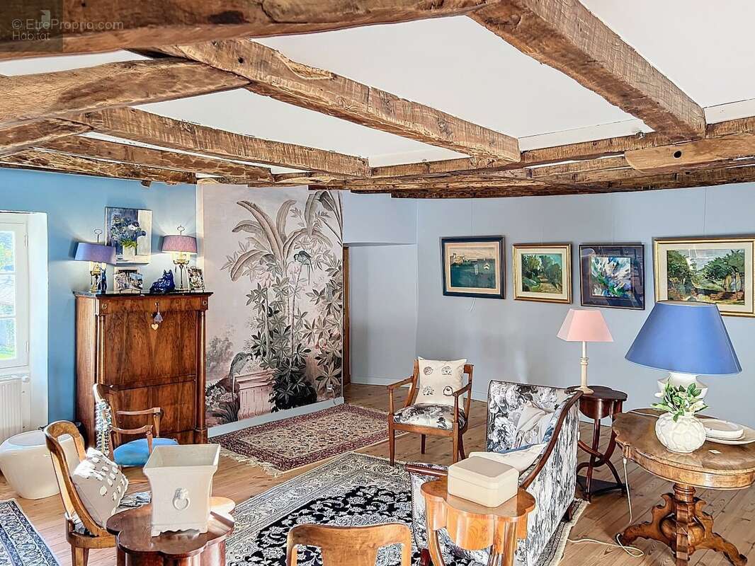 Appartement à MARCILLAC-VALLON