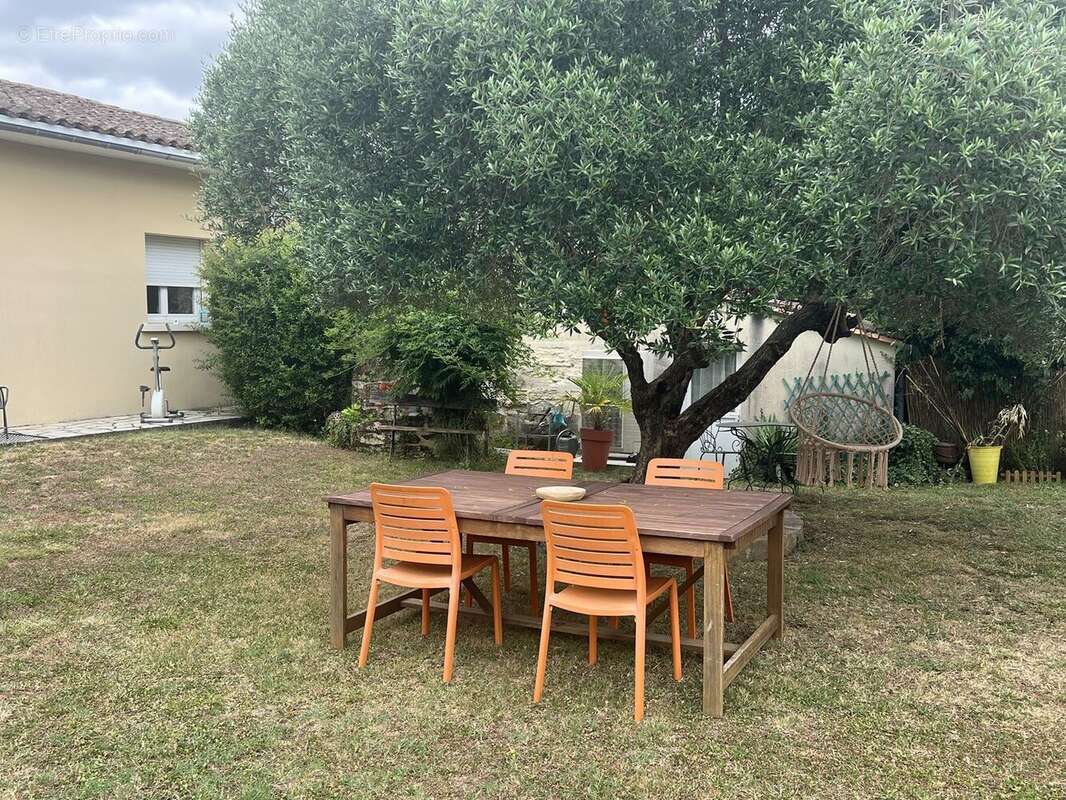 Maison à SAINT-QUENTIN-DE-BARON