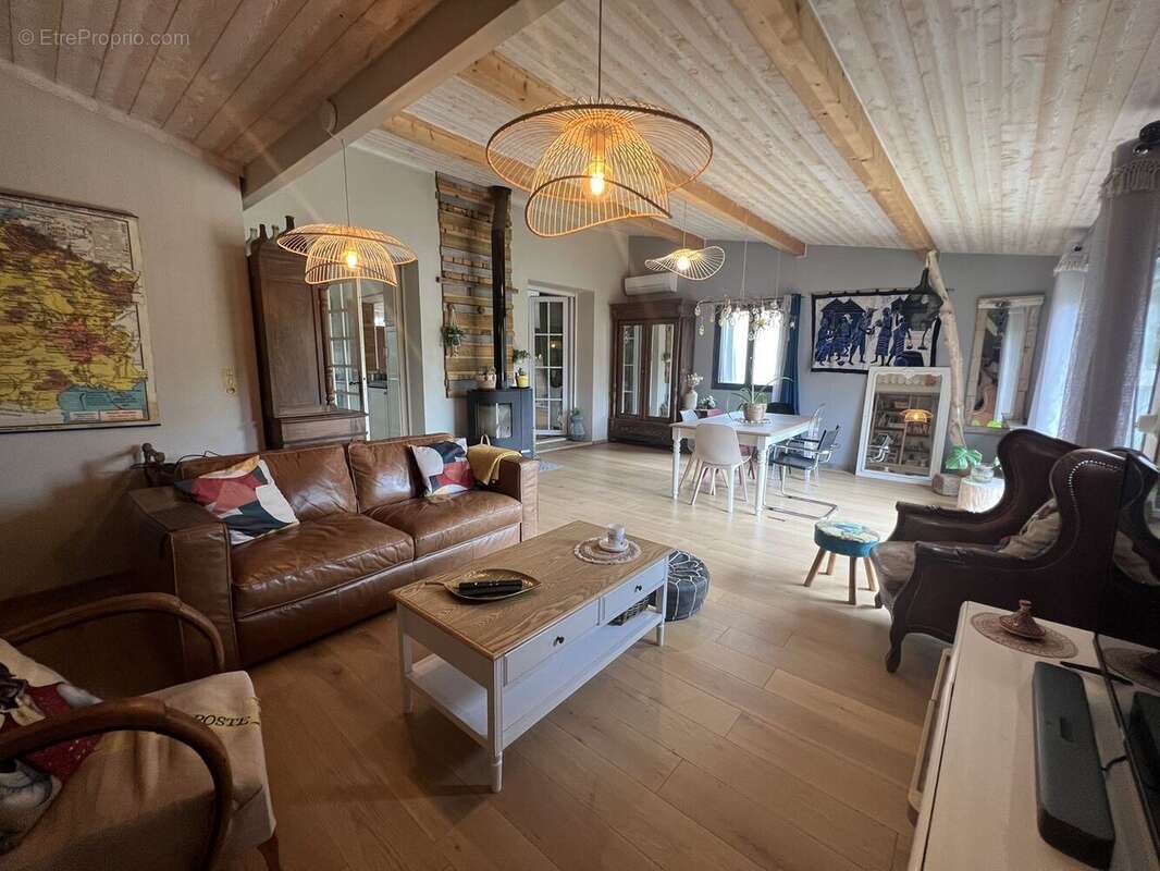 Maison à SAINT-QUENTIN-DE-BARON