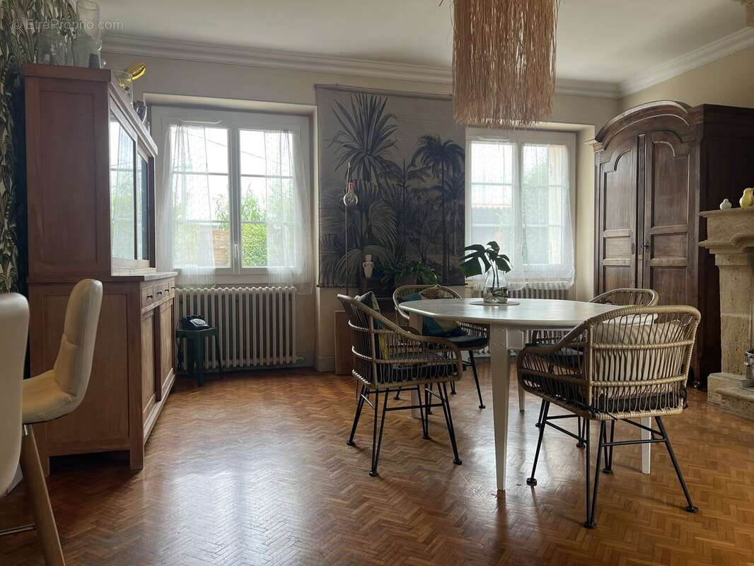 Maison à SAINT-QUENTIN-DE-BARON