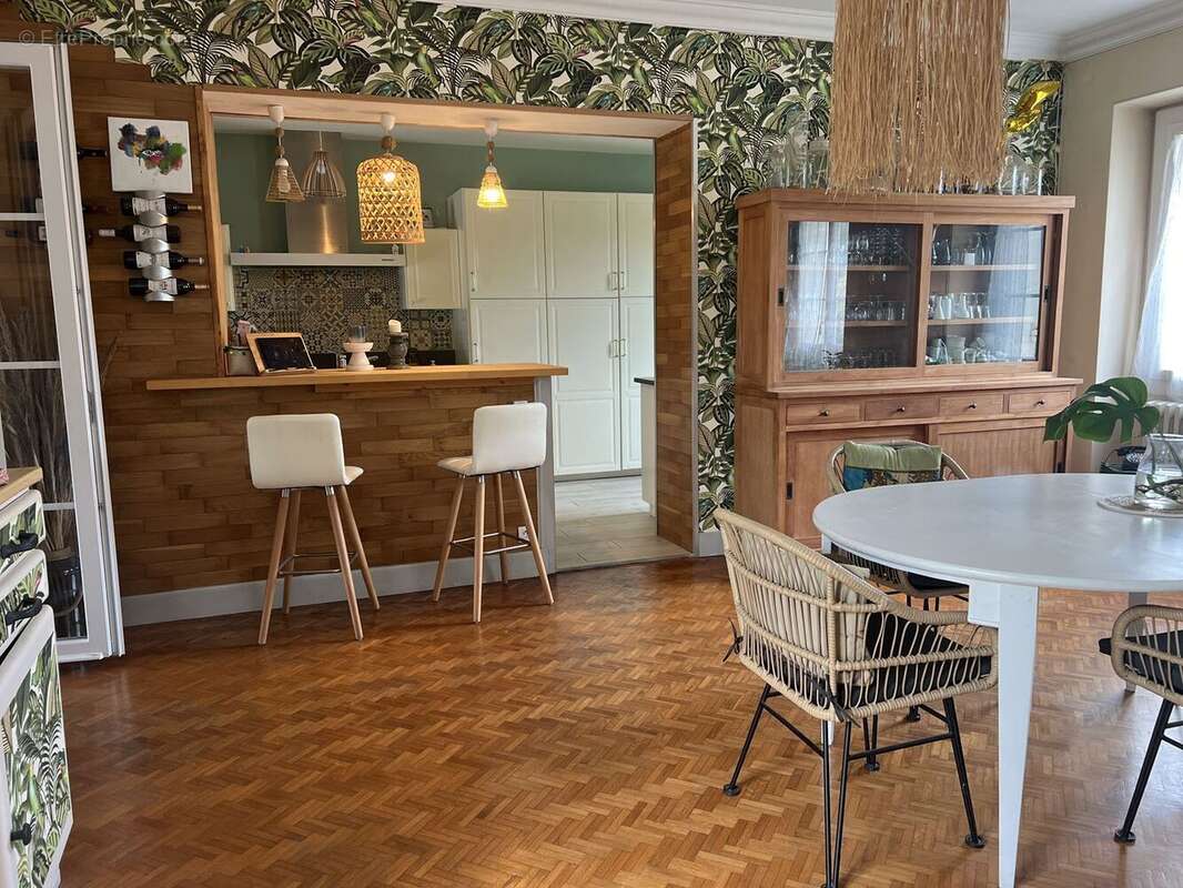 Maison à SAINT-QUENTIN-DE-BARON