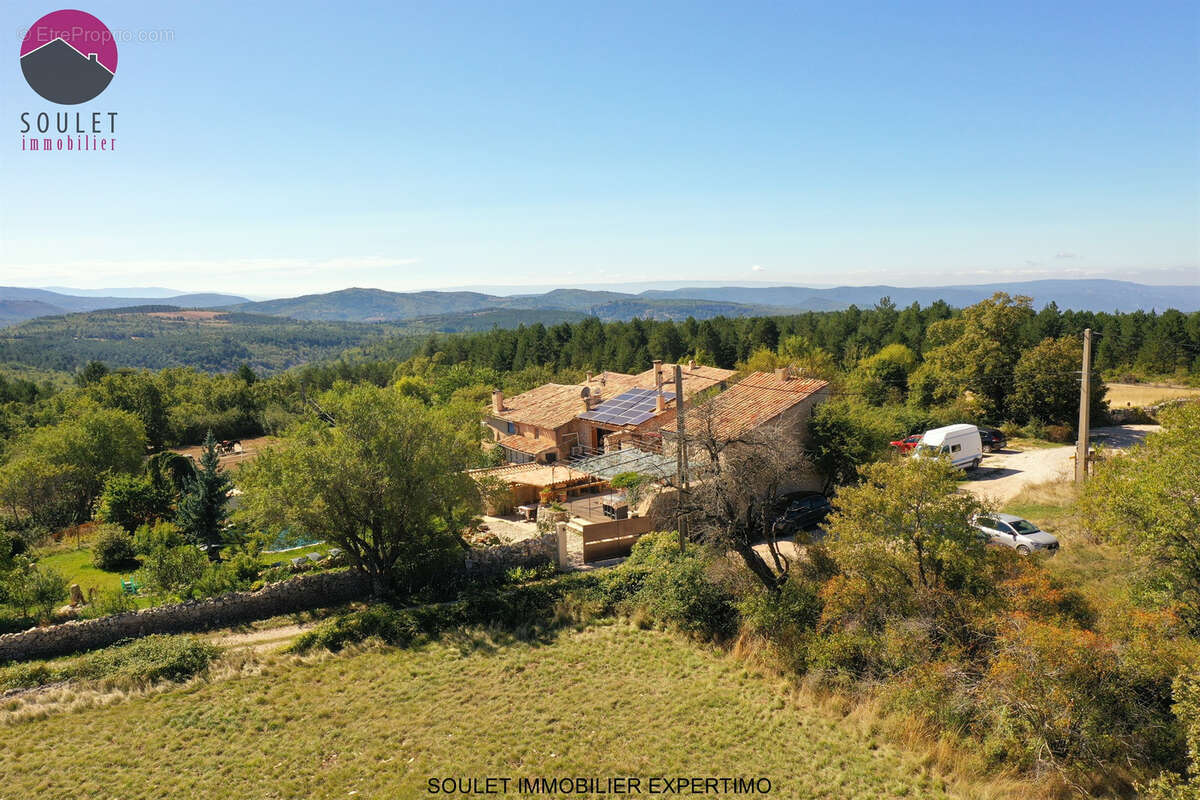 Maison à VILLES-SUR-AUZON