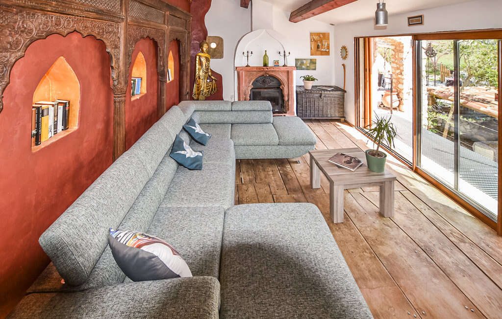 Maison à VILLES-SUR-AUZON