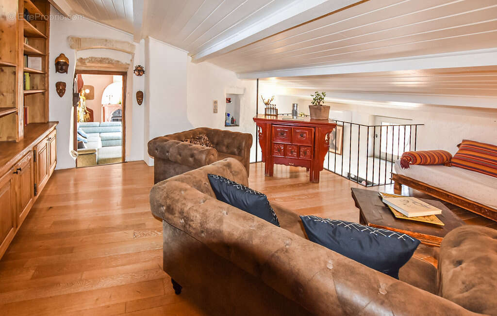 Maison à VILLES-SUR-AUZON