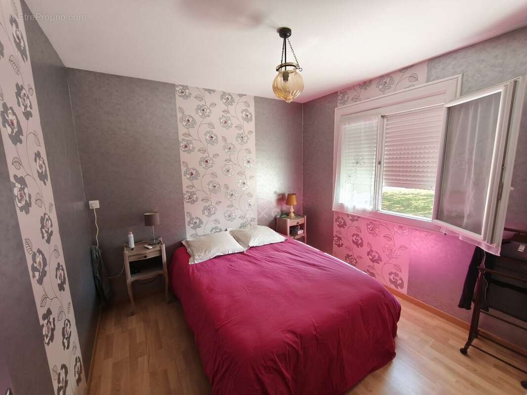 Maison à SAINT-QUENTIN-EN-MAUGES