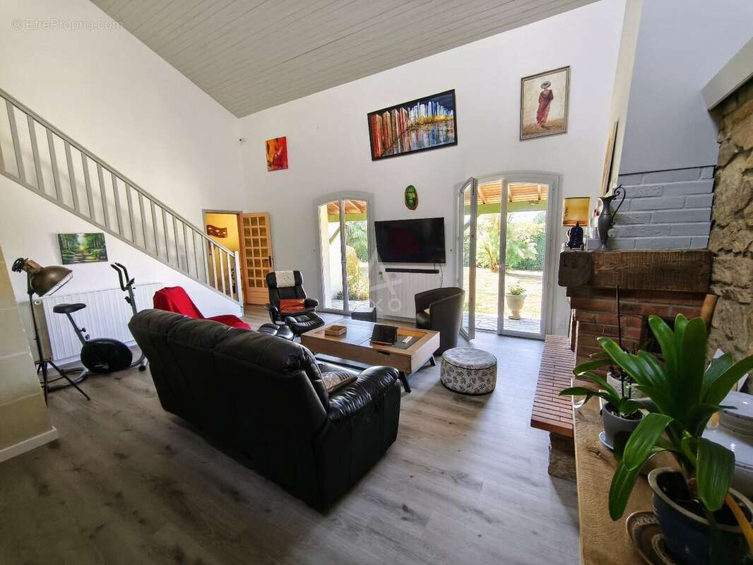 Maison à SAINT-QUENTIN-EN-MAUGES