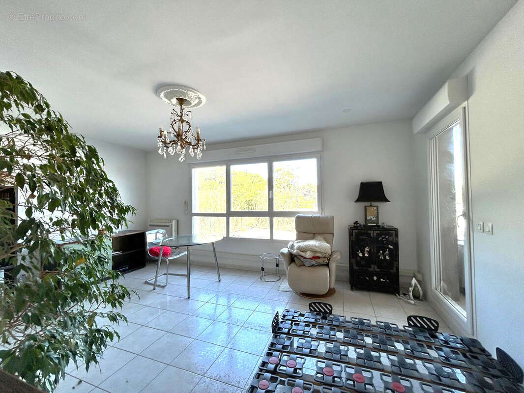 Appartement à MARSEILLE-9E