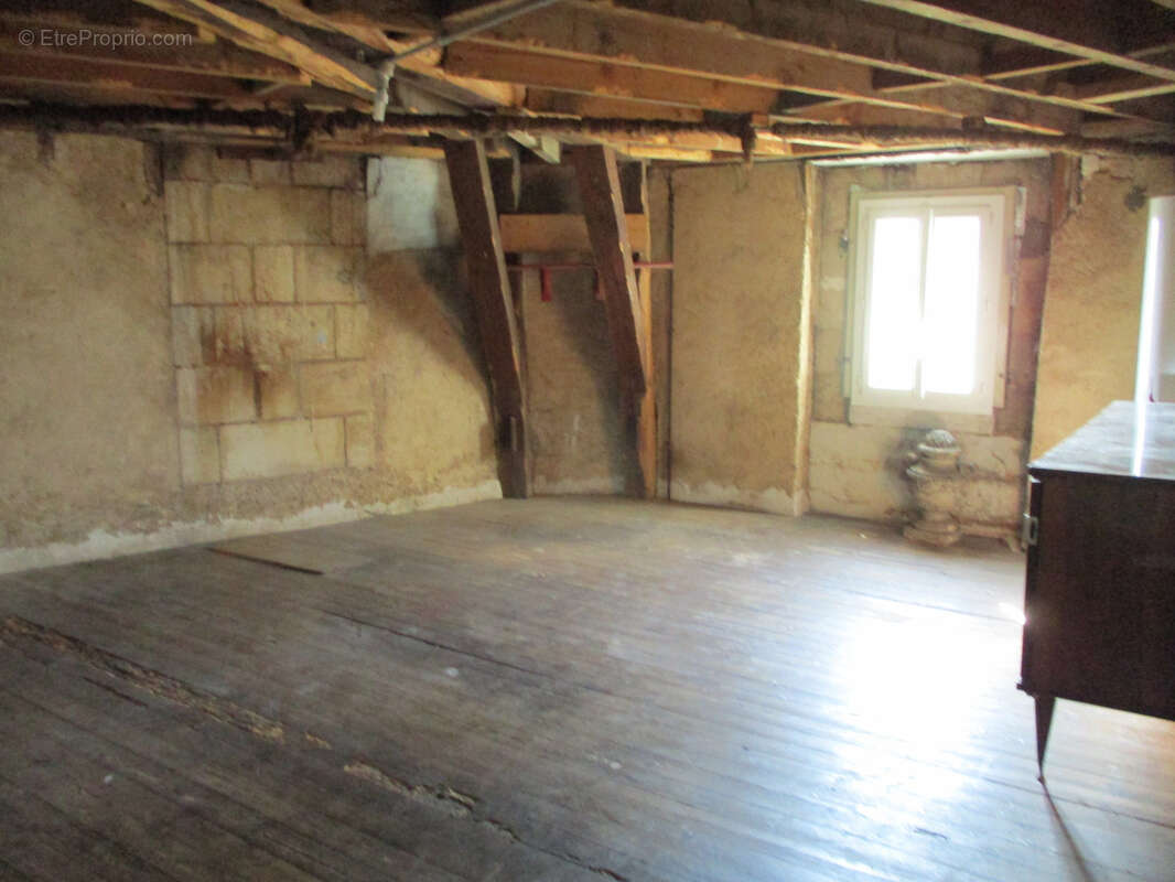 Maison à CEAUX-EN-COUHE