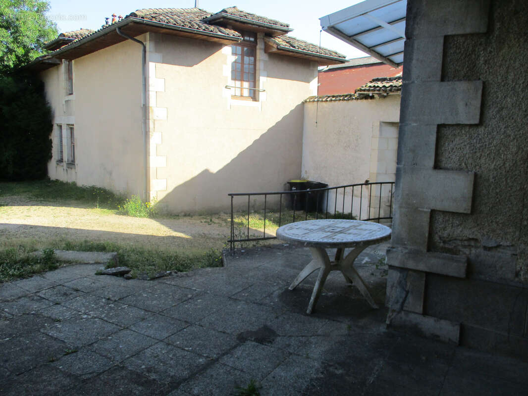 Maison à CEAUX-EN-COUHE