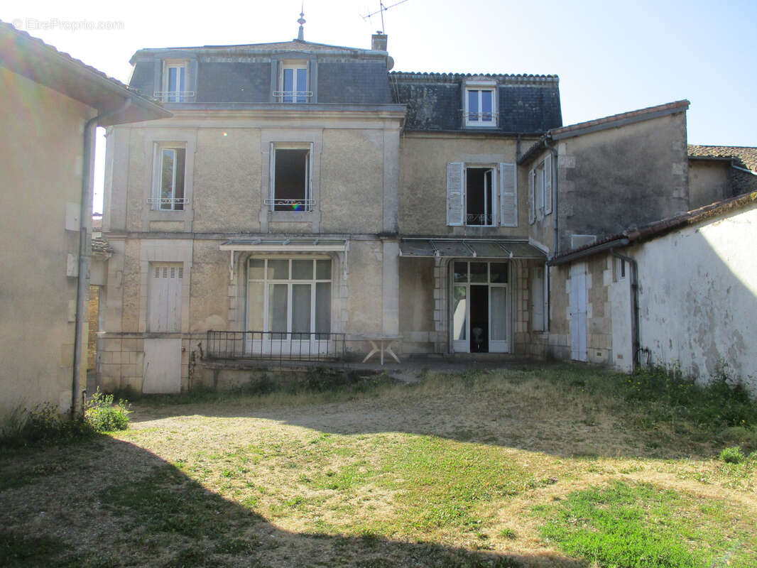 Maison à CEAUX-EN-COUHE