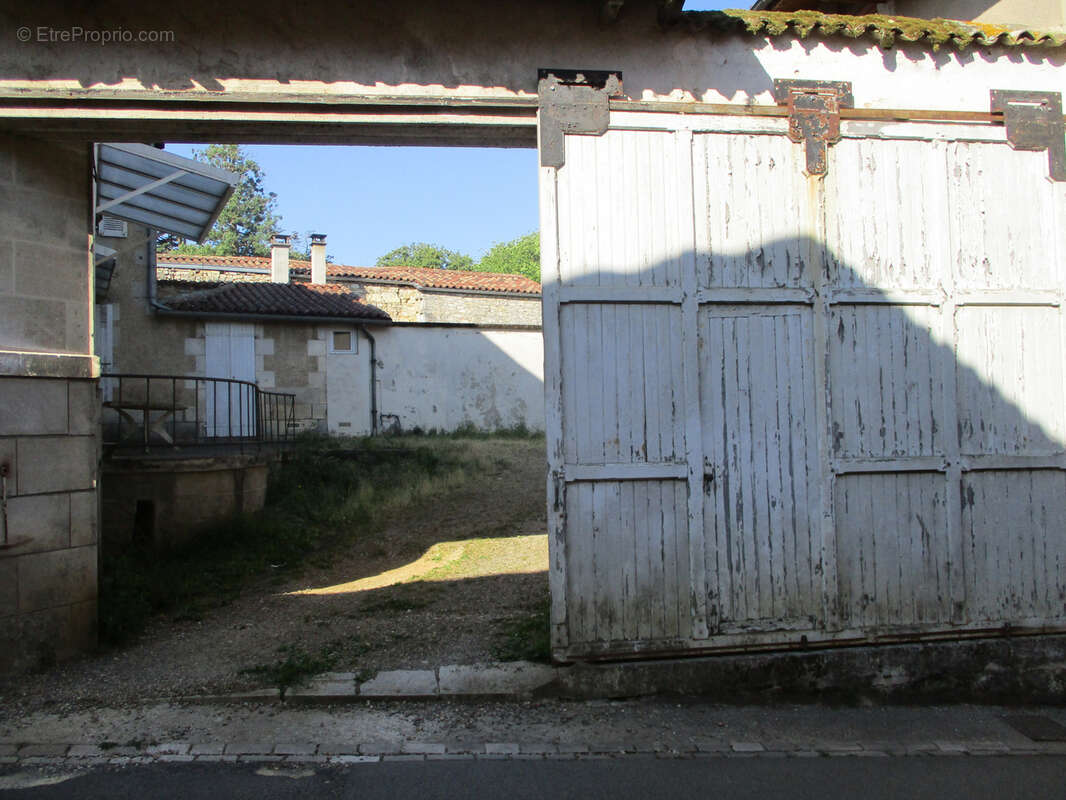 Maison à CEAUX-EN-COUHE