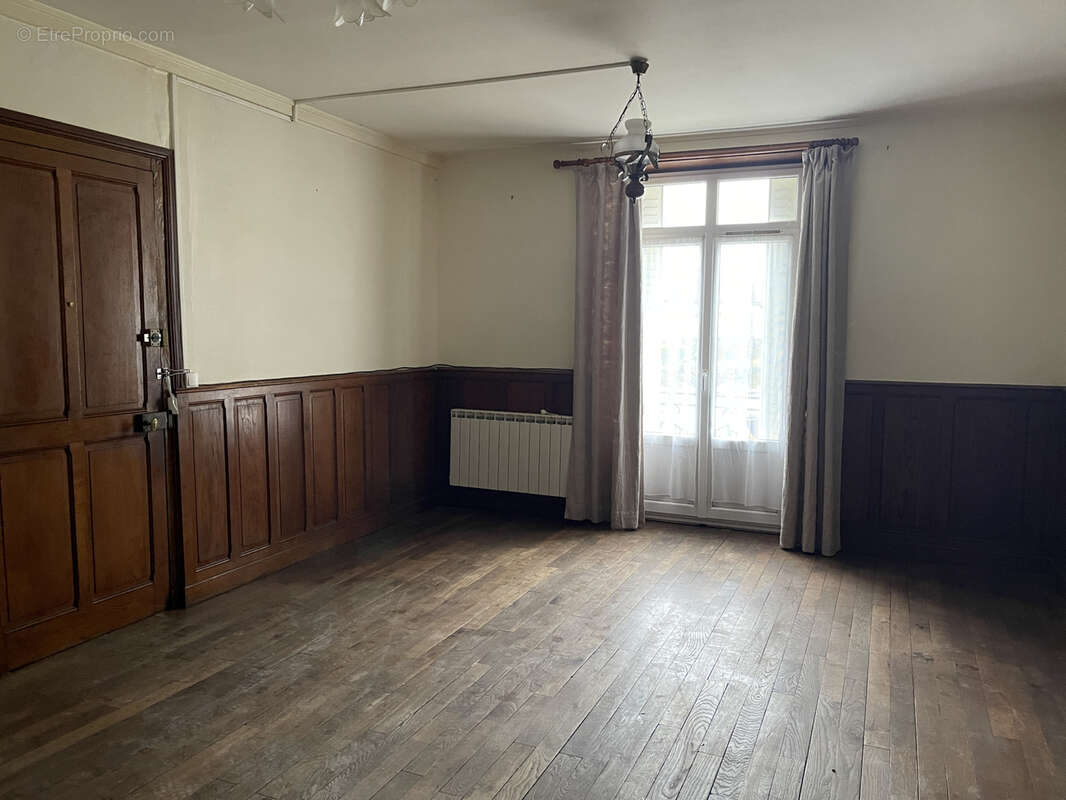 Maison à DUN-LE-PALESTEL