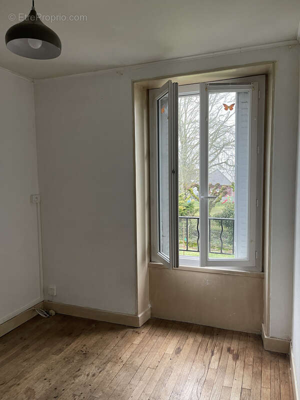 Maison à DUN-LE-PALESTEL