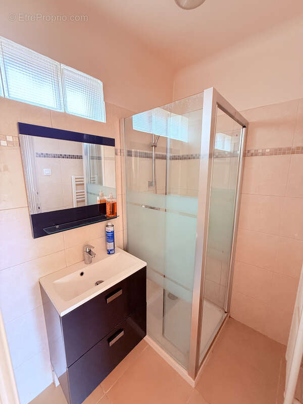 Maison à LA QUEUE-LES-YVELINES