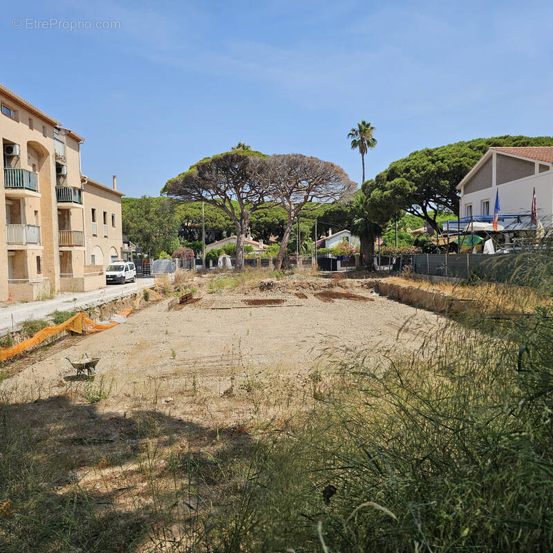 Terrain à HYERES