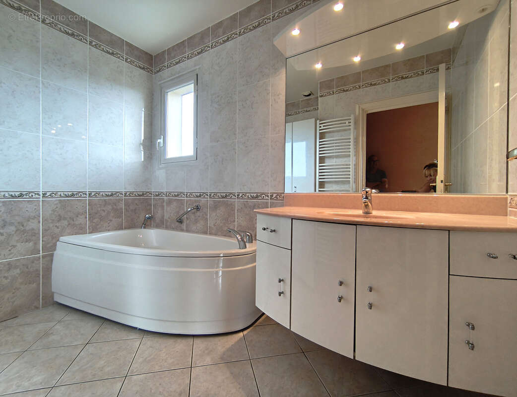 Appartement à ROMANS-SUR-ISERE