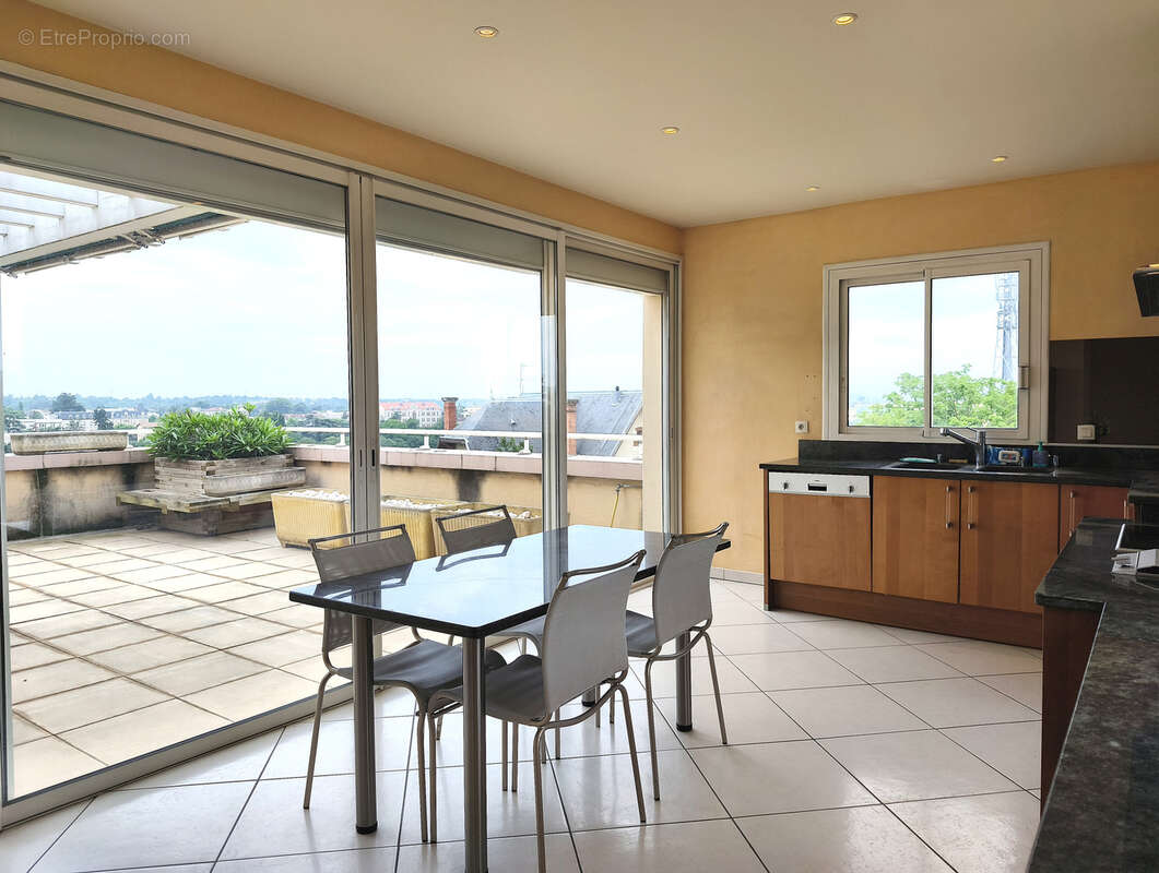 Appartement à ROMANS-SUR-ISERE