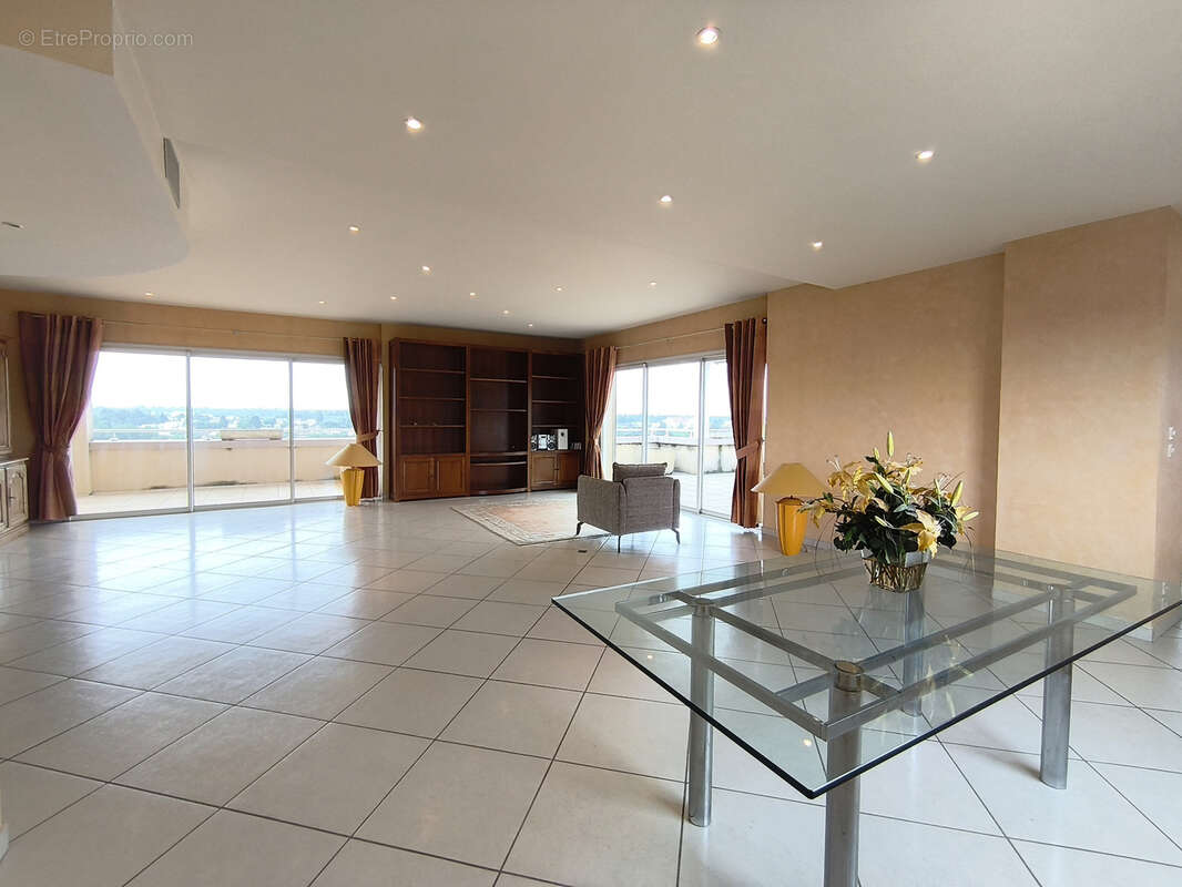 Appartement à ROMANS-SUR-ISERE