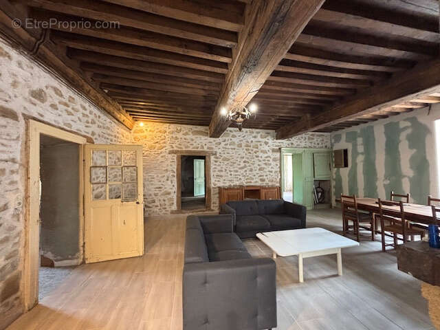 Maison à LUCENAY-L'EVEQUE