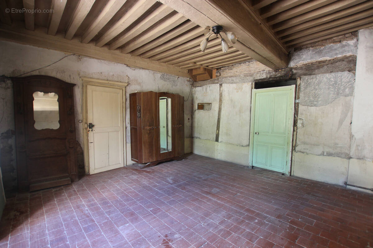 Maison à LUCENAY-L'EVEQUE