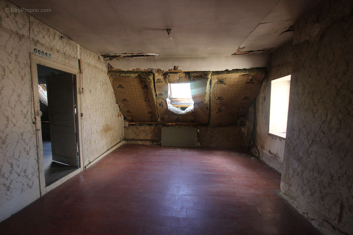 Maison à LUCENAY-L'EVEQUE