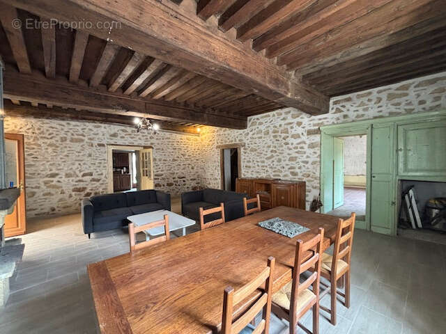 Maison à LUCENAY-L&#039;EVEQUE