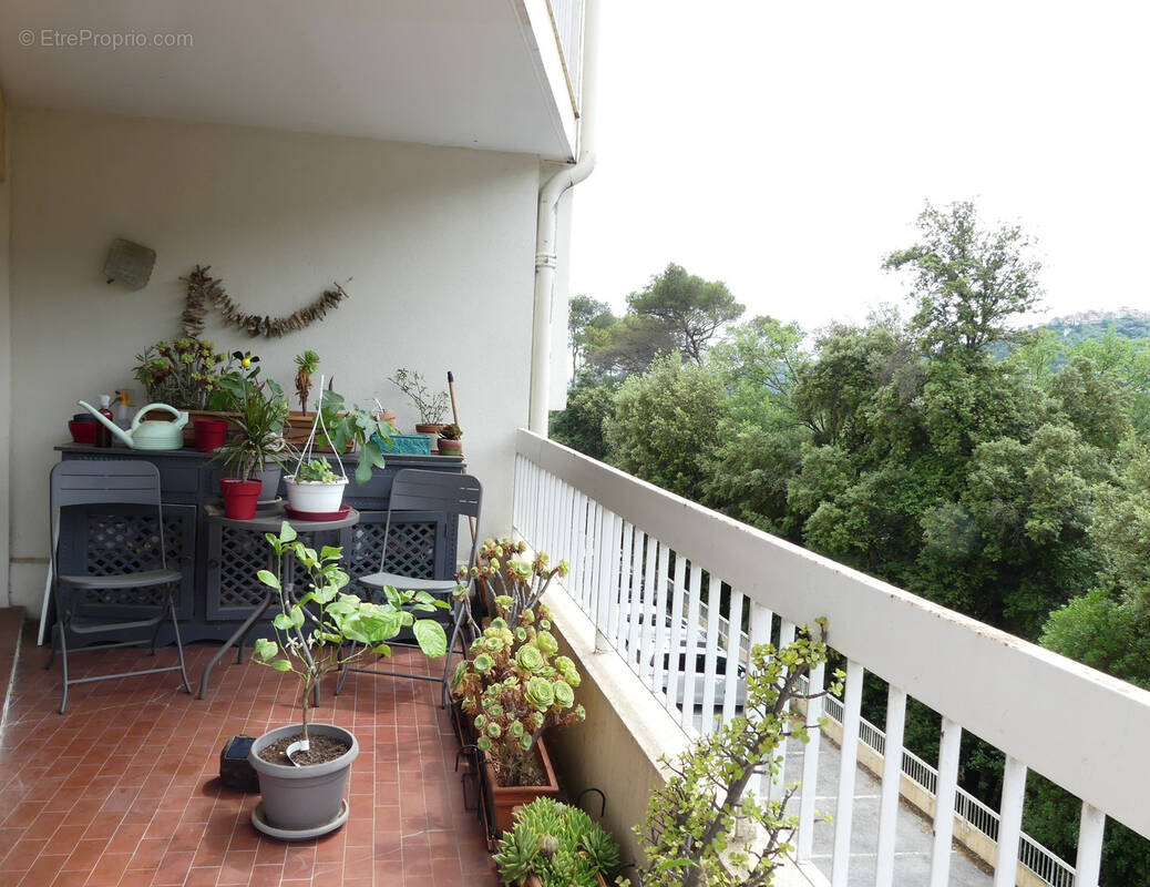 Appartement à CARROS