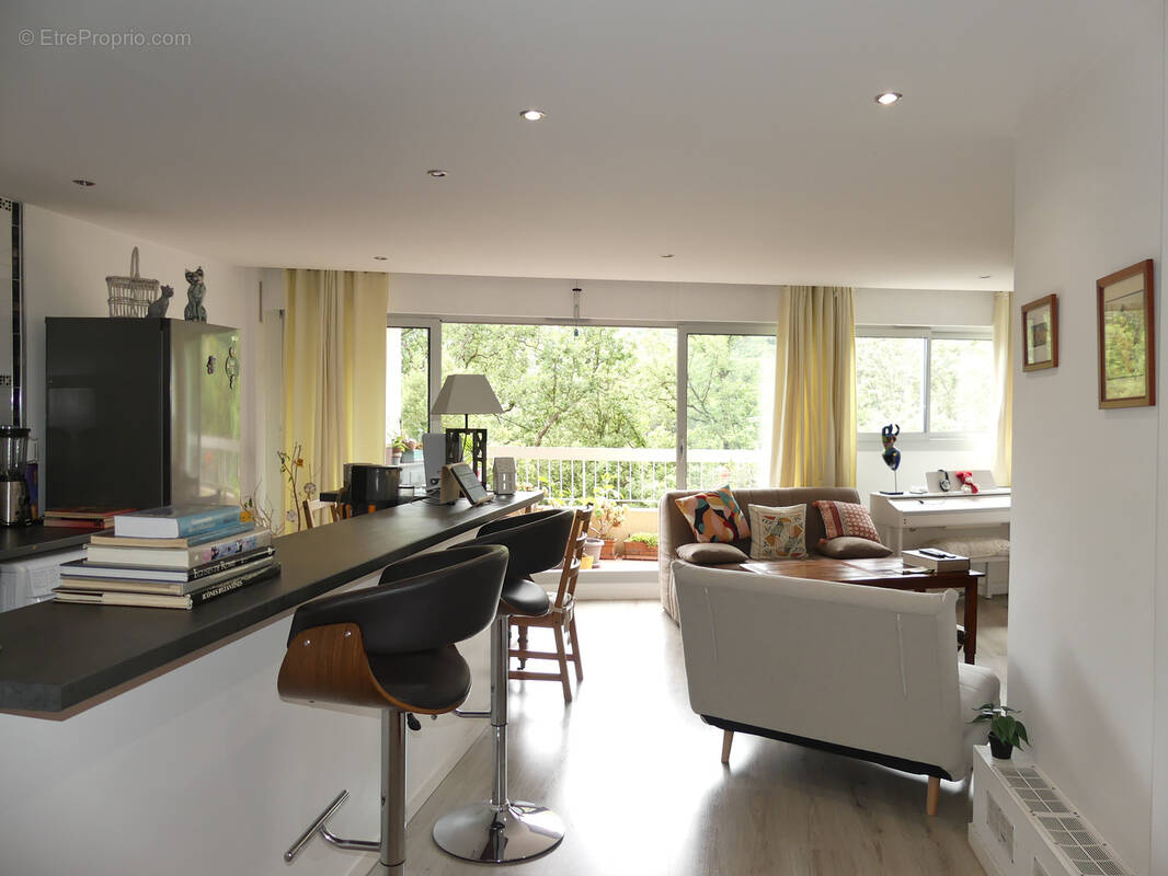 Appartement à CARROS