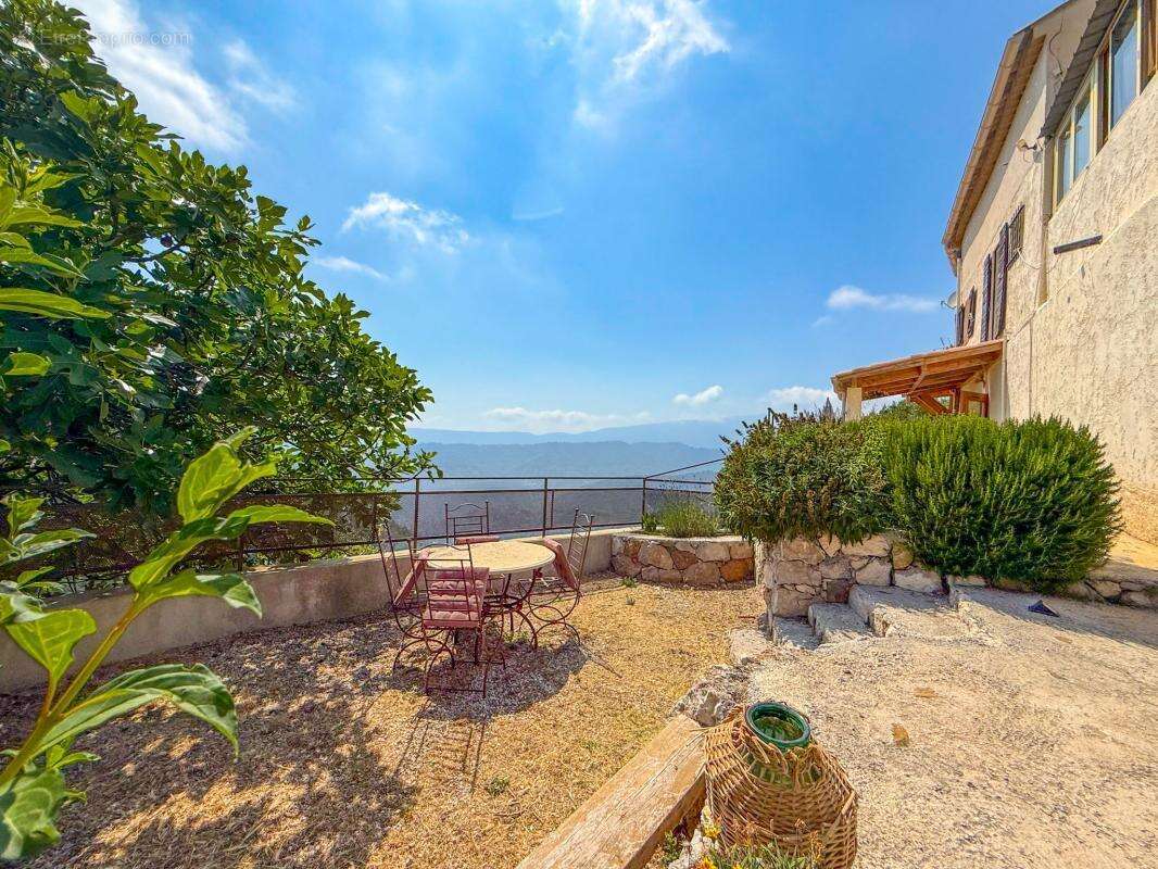 Maison à TOUET-DE-L&#039;ESCARENE