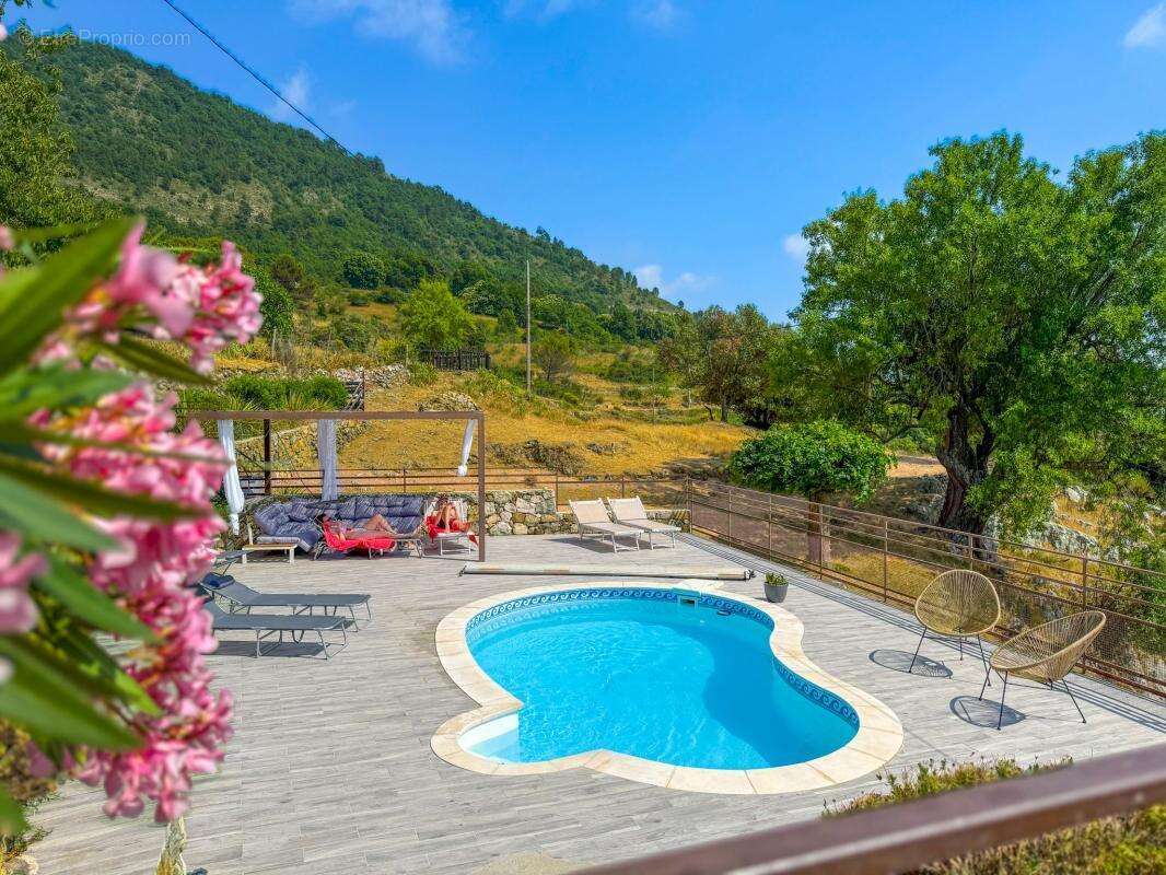 Maison à TOUET-DE-L&#039;ESCARENE