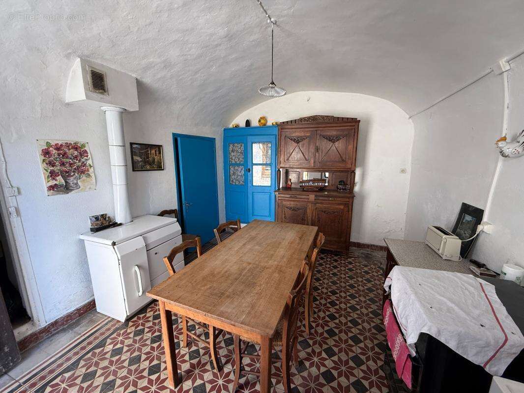 Maison à VILLENEUVE-DE-BERG