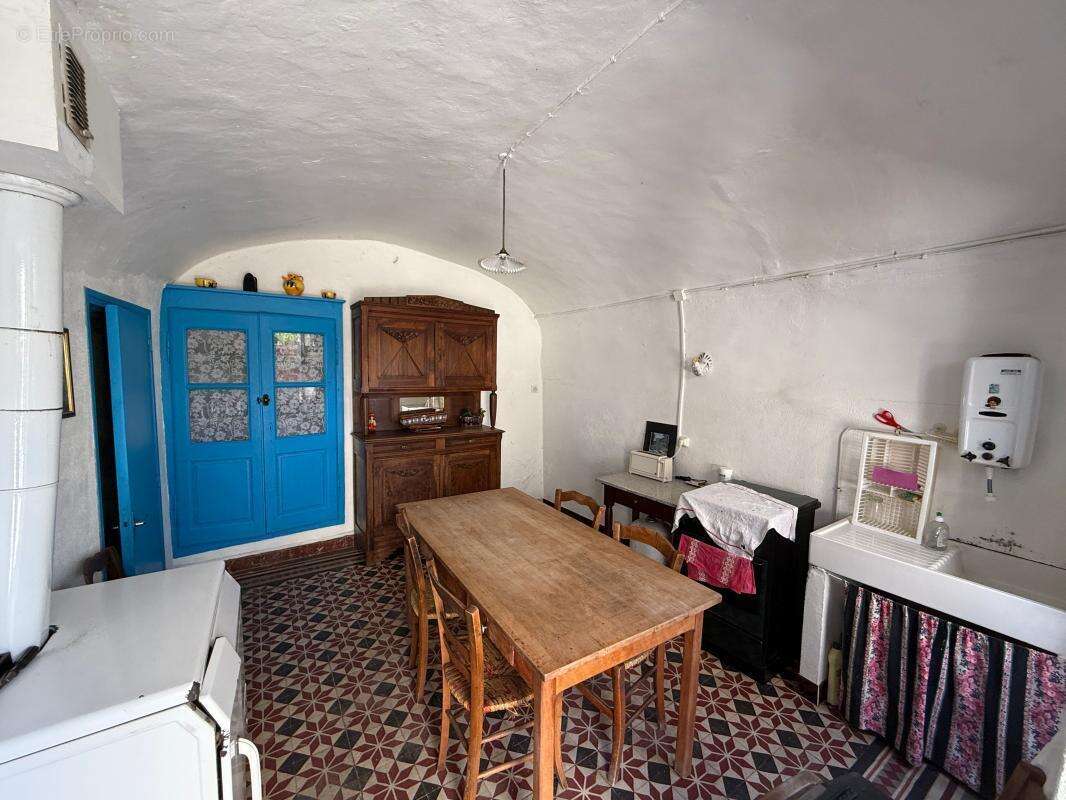 Maison à VILLENEUVE-DE-BERG