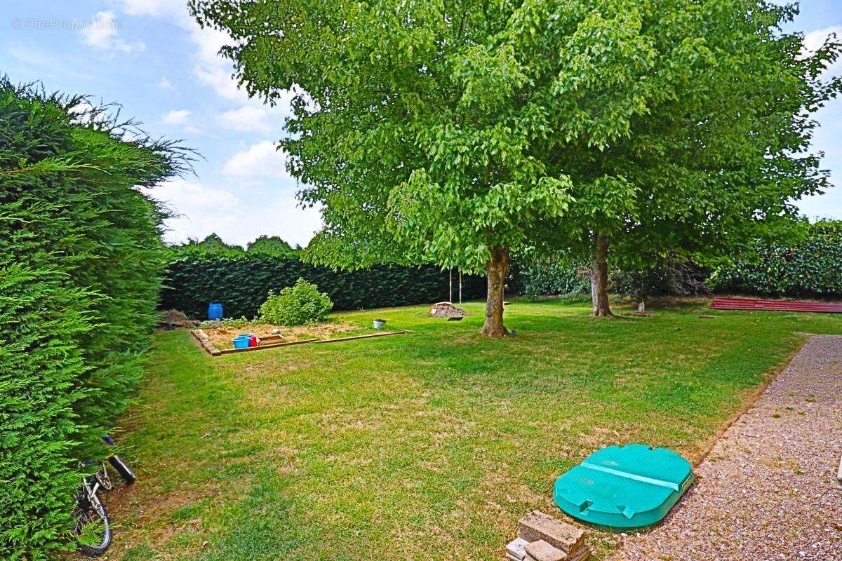 Maison à SENS-BEAUJEU