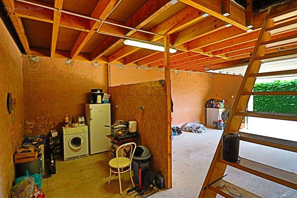 Maison à SENS-BEAUJEU