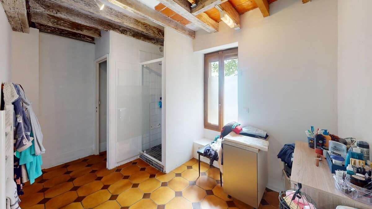 Maison à SENS-BEAUJEU