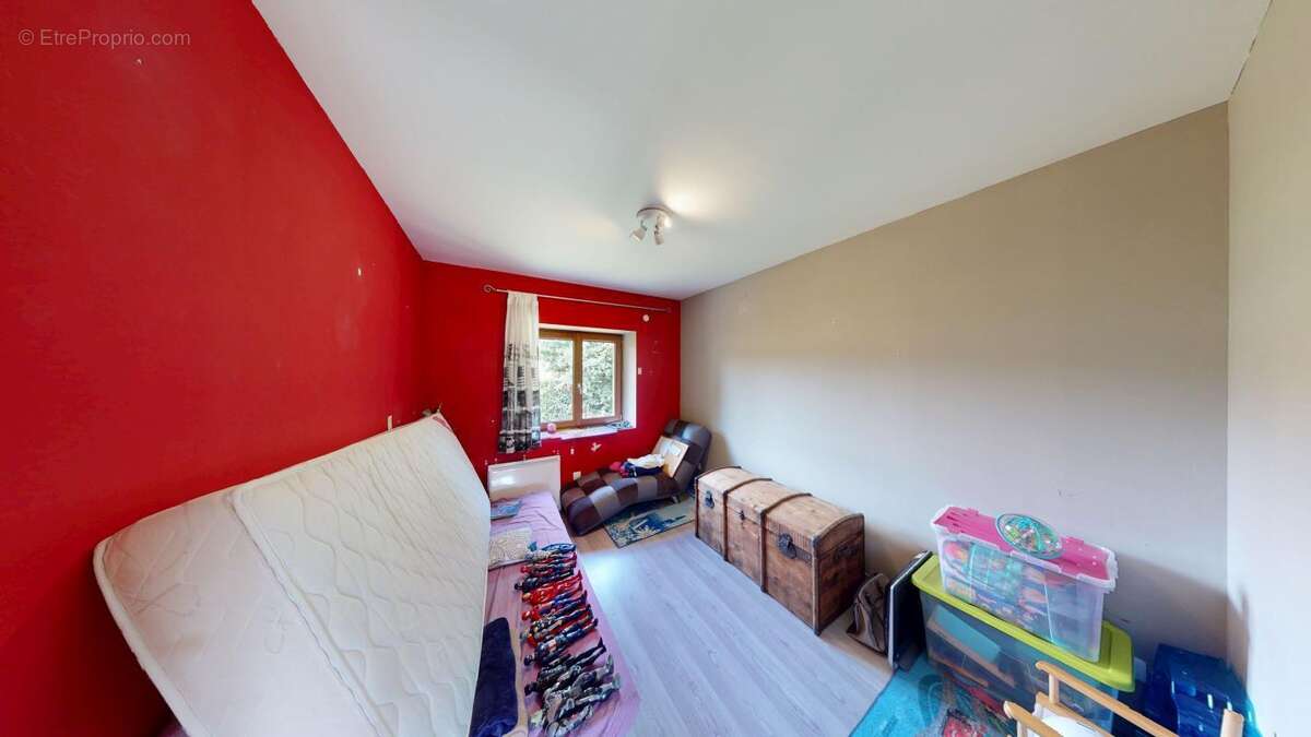 Maison à SENS-BEAUJEU