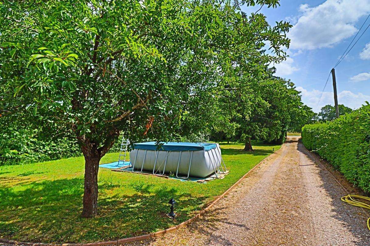 Maison à SENS-BEAUJEU