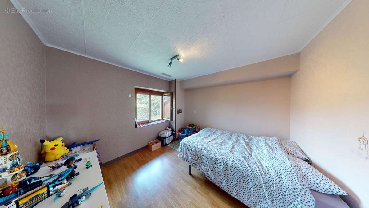 Maison à SENS-BEAUJEU