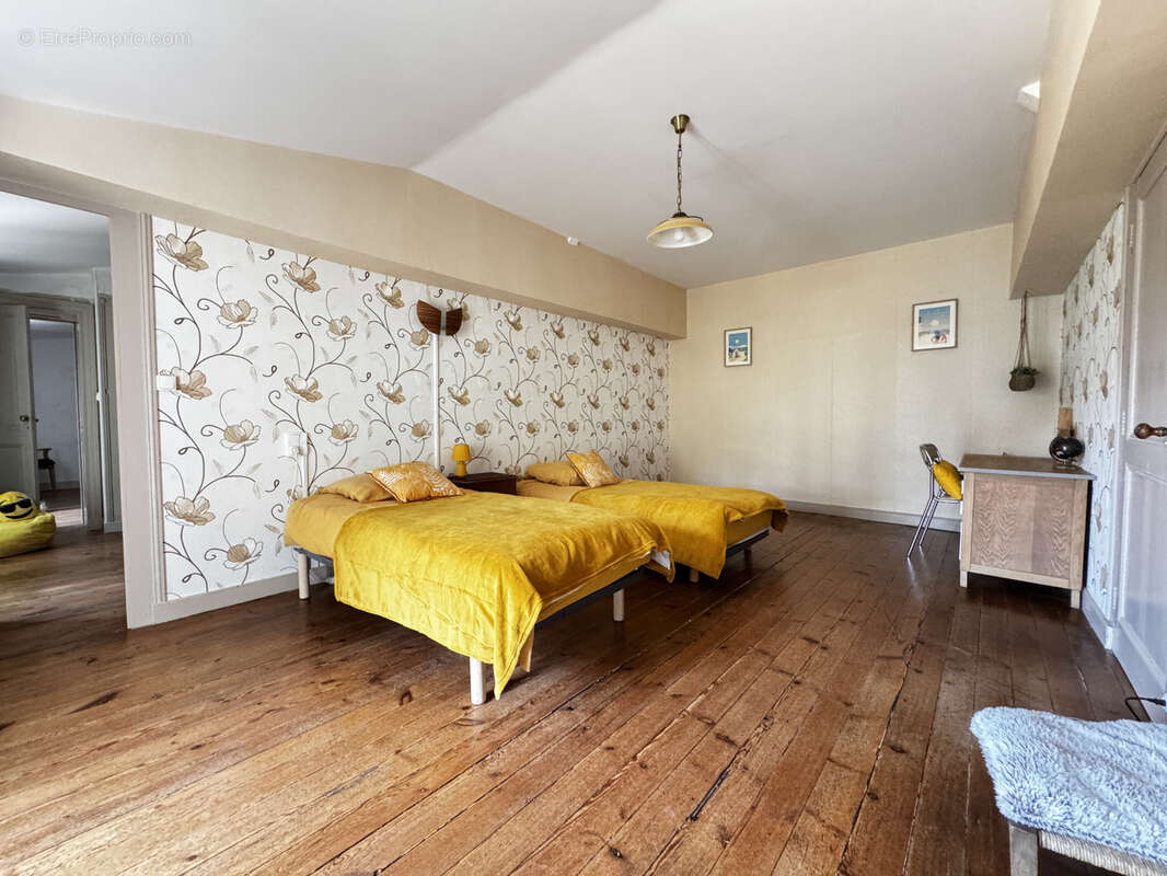 Maison à BAIGNES-SAINTE-RADEGONDE