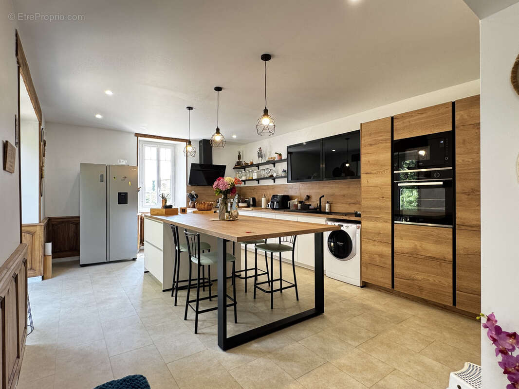 Maison à BAIGNES-SAINTE-RADEGONDE