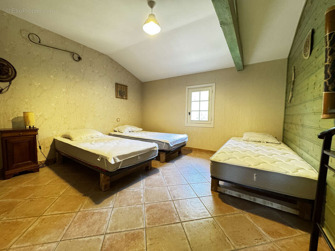 Maison à BAIGNES-SAINTE-RADEGONDE