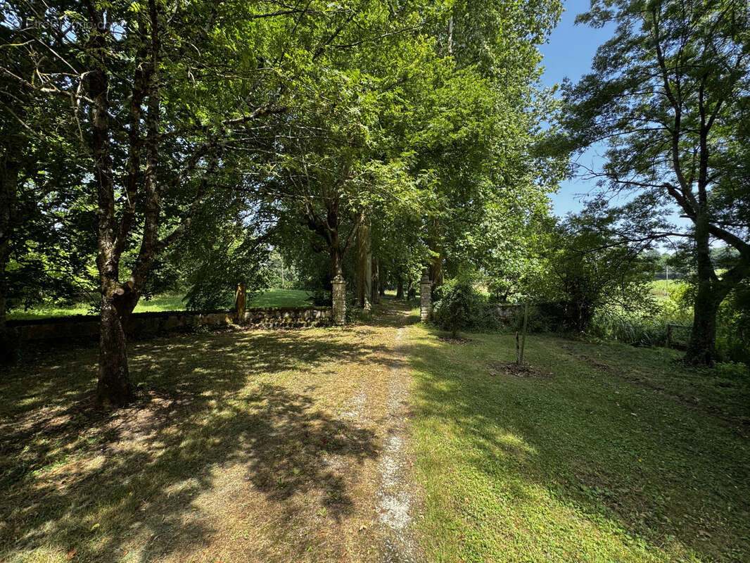 Maison à BAIGNES-SAINTE-RADEGONDE