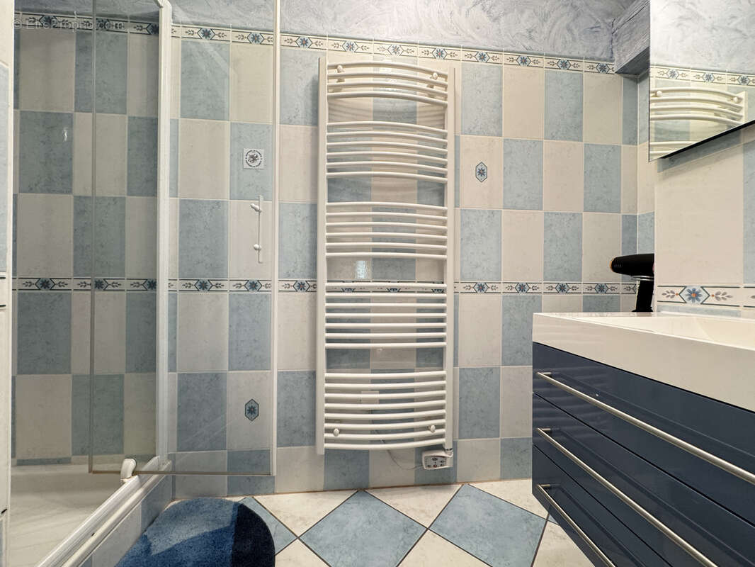 Maison à BAIGNES-SAINTE-RADEGONDE