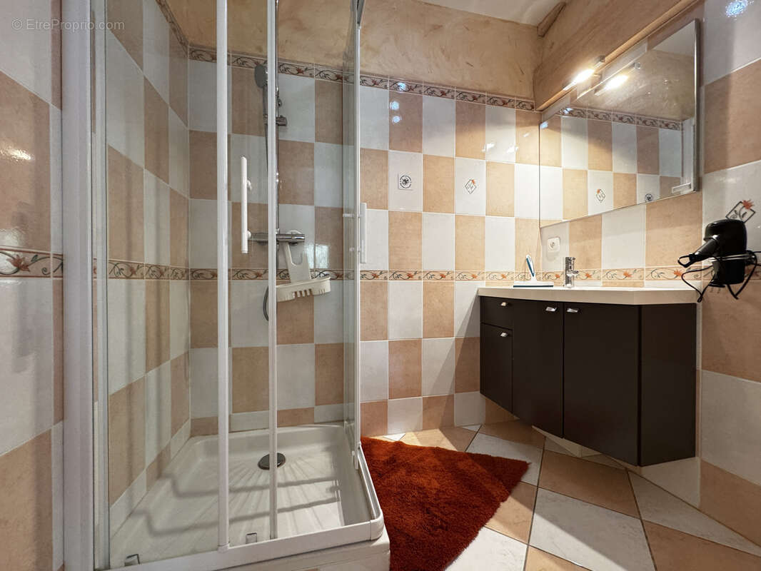 Maison à BAIGNES-SAINTE-RADEGONDE