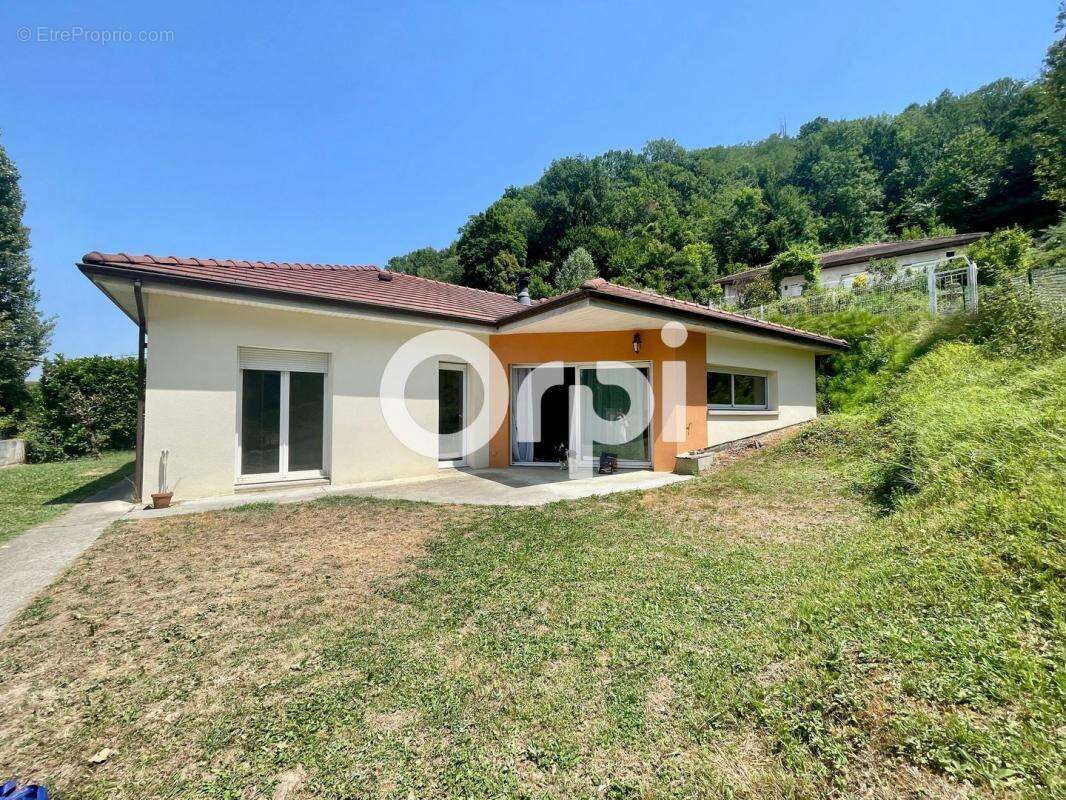 Maison à FROGES