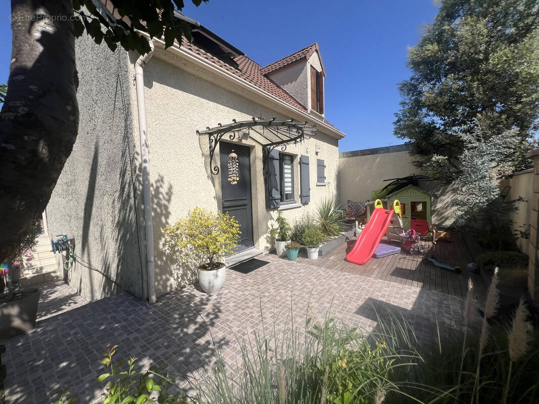 Maison à CHAMPIGNY-SUR-MARNE