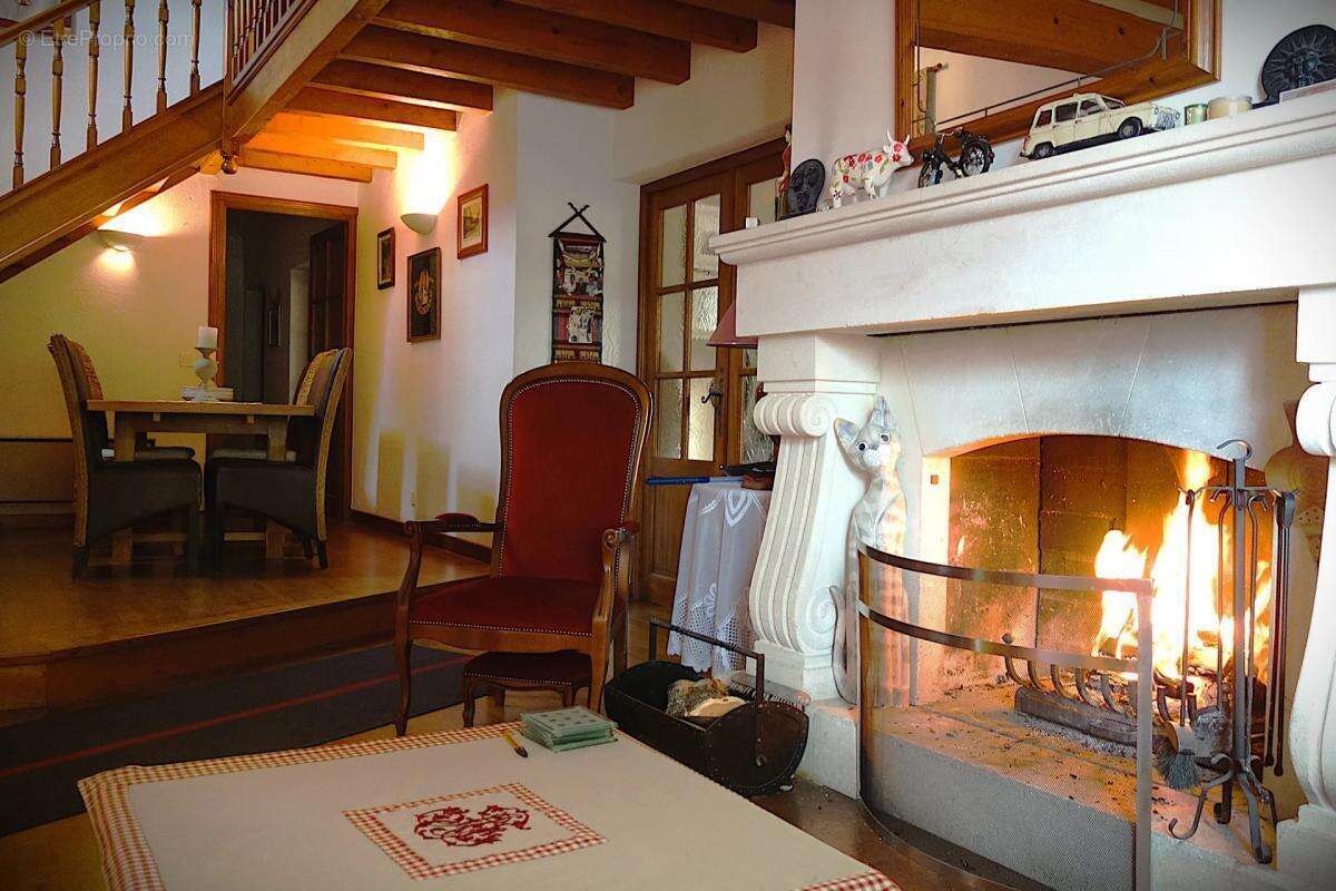 Maison à ENTRECHAUX