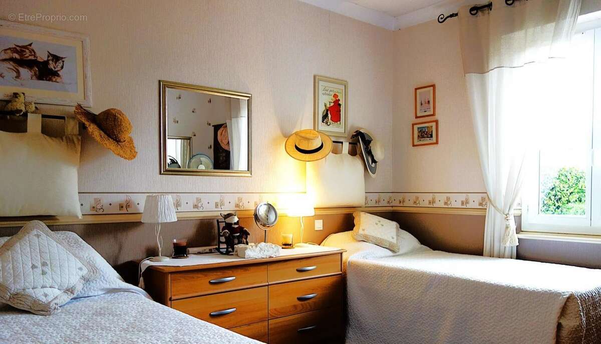 Maison à ENTRECHAUX